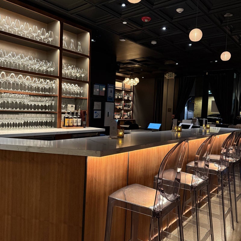 Bar photo 2
